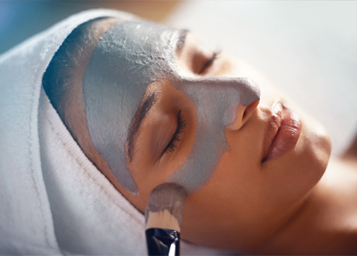 <p><b>RELAX AND RESTORE PACKAGE</b><br />
<br />
The skin bespoke deluxe treatment with a choice of a manicure or pedicure&nbsp;&nbsp;&pound;120</p>

