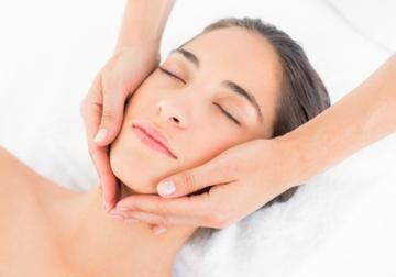 <p><span class="smallersize">Deluxe body treatment with mini facial
</span></p>

<p>Indulge your senses with a full body aromatherapy massage, then finish with a deep cleansing 
facial.
£75</p>
